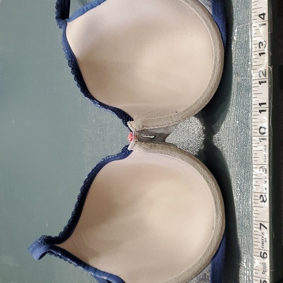 VICTORIA SECRETS BRA, 36C..lined perfect, coverage /Bonnet. Blue lace. - Picture 6 of 10